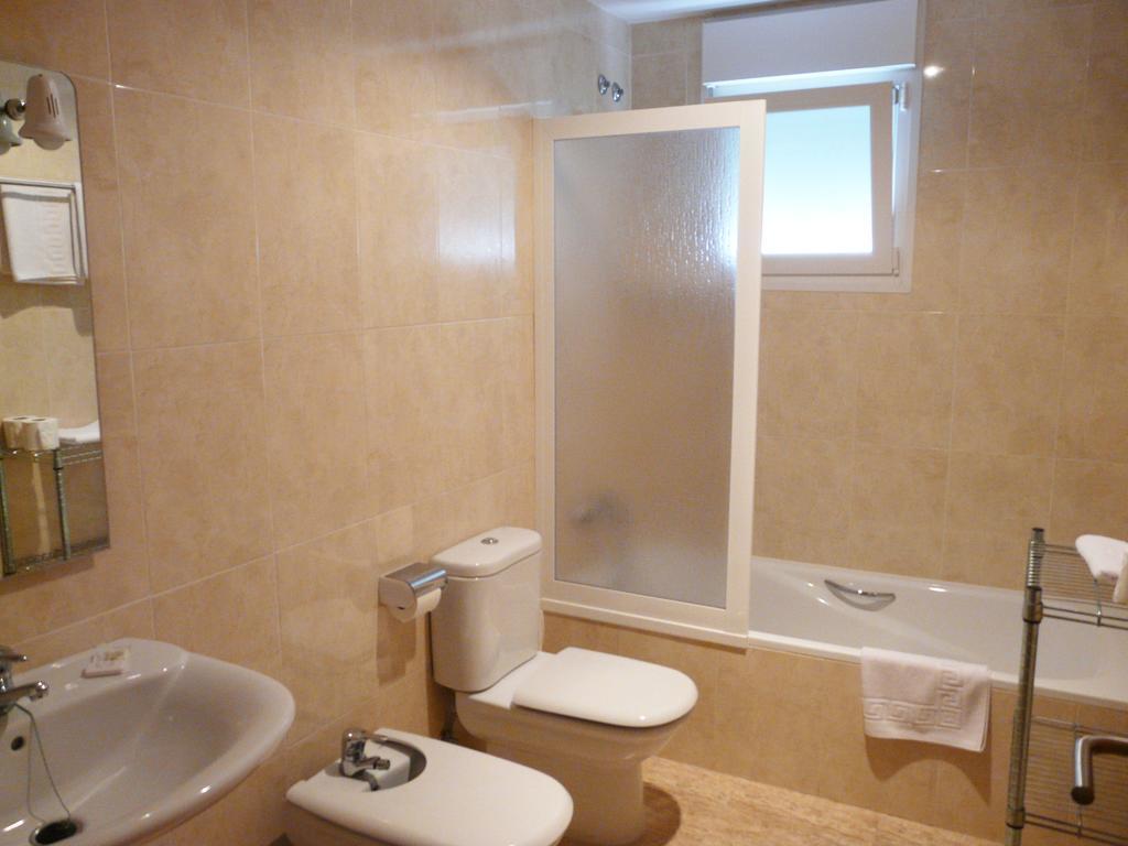 Apart Hotels Mar Blava Cubelles Phòng bức ảnh